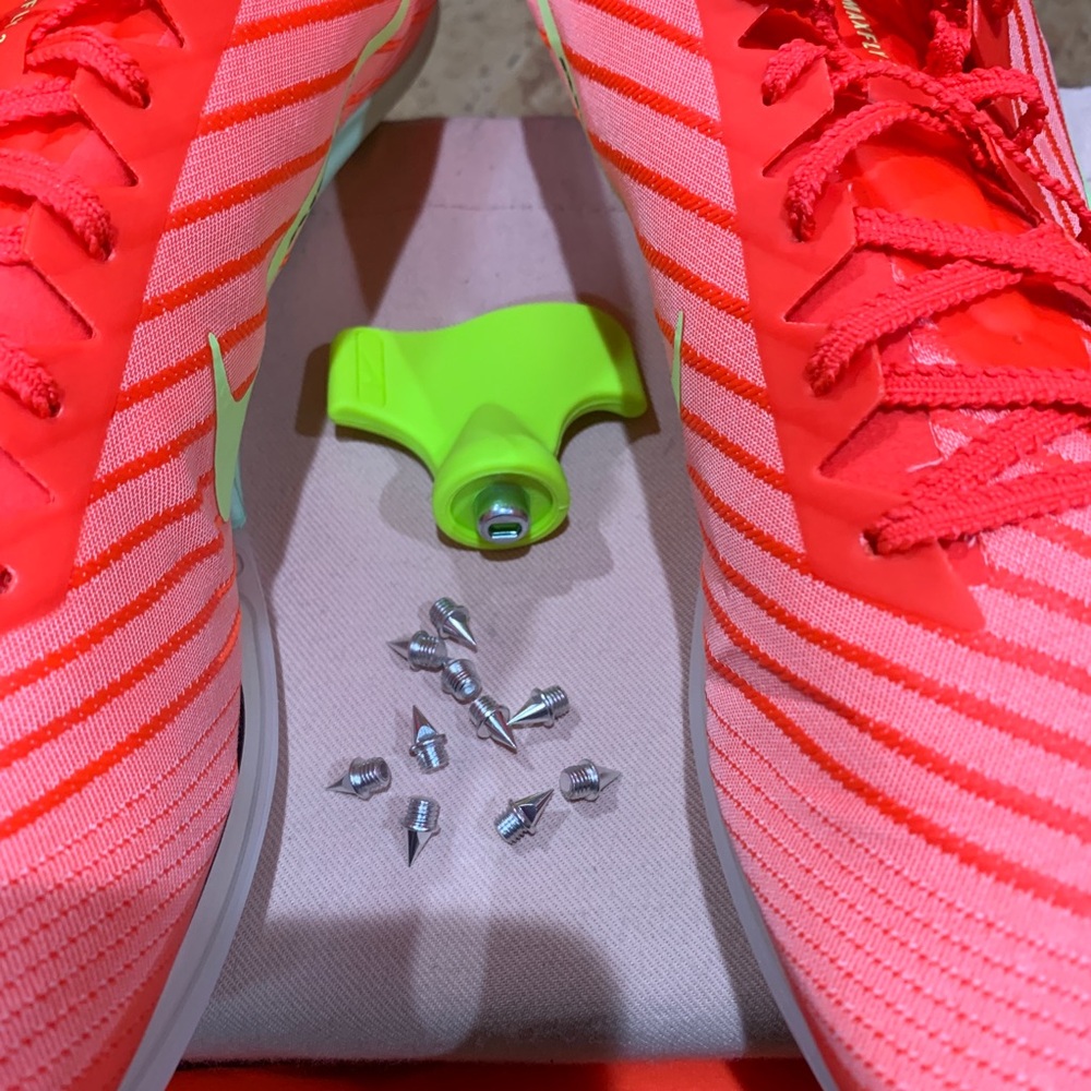 Nike MaxFly 2 Track and Field Sprint Spikes - Picture 14 of 15